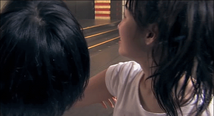 キス 山本彩と小笠原茉由 キス 山本彩と小笠原茉由